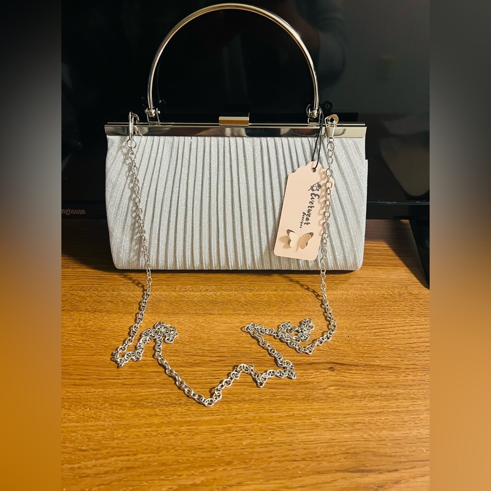 Elegant Silver Handbag with Chain Strap